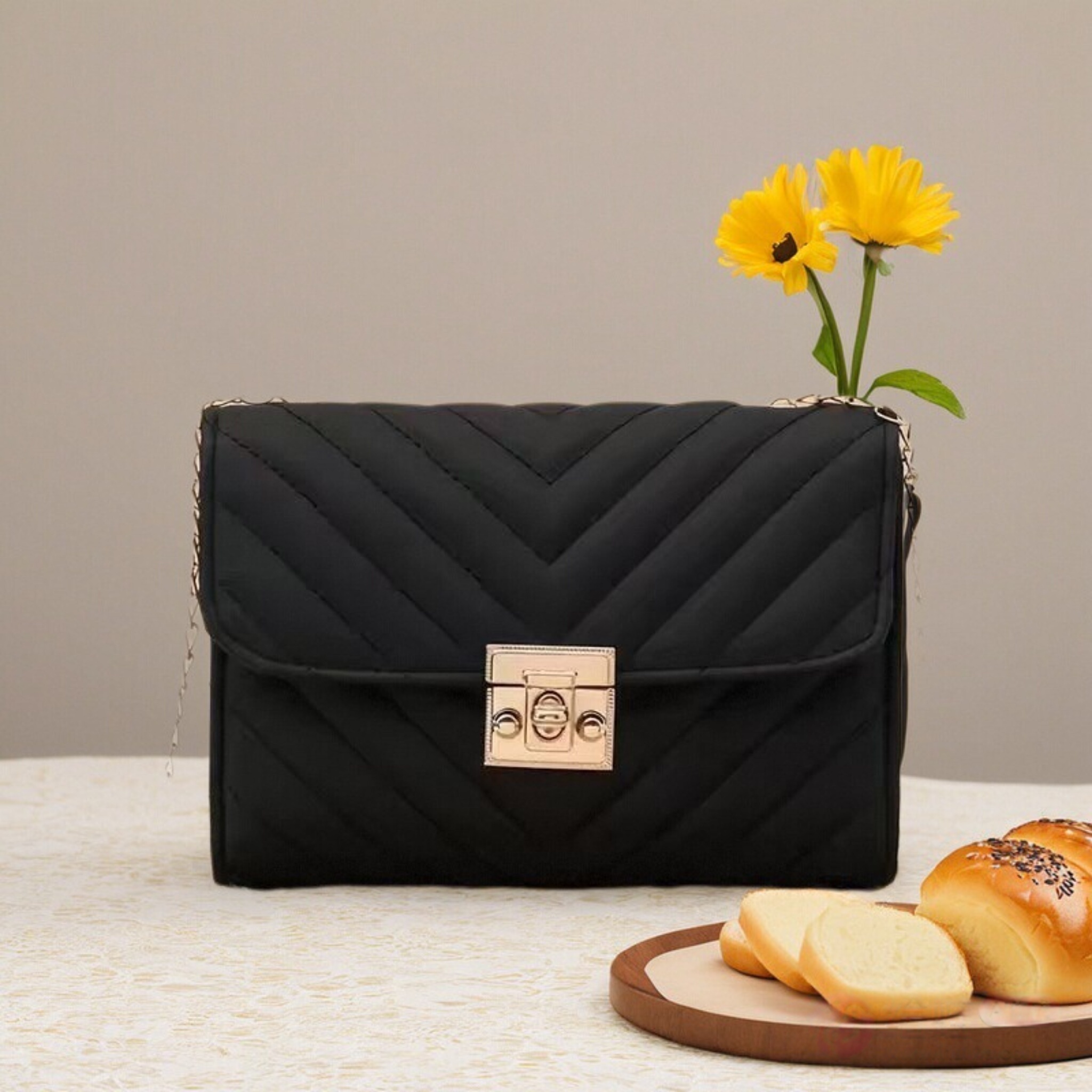 Luxury V-Chevron Quilted Chain - Women Bags Louis Vuitton recension och pris