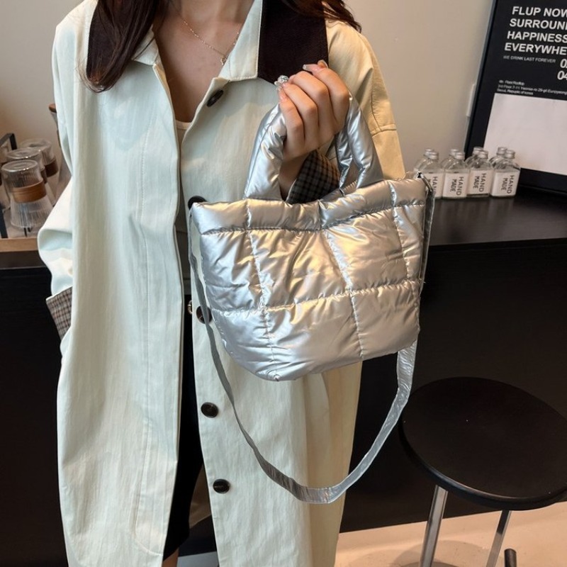Women's Silver Quilted Nylon M - Women Hand Bags For Office recension och pris